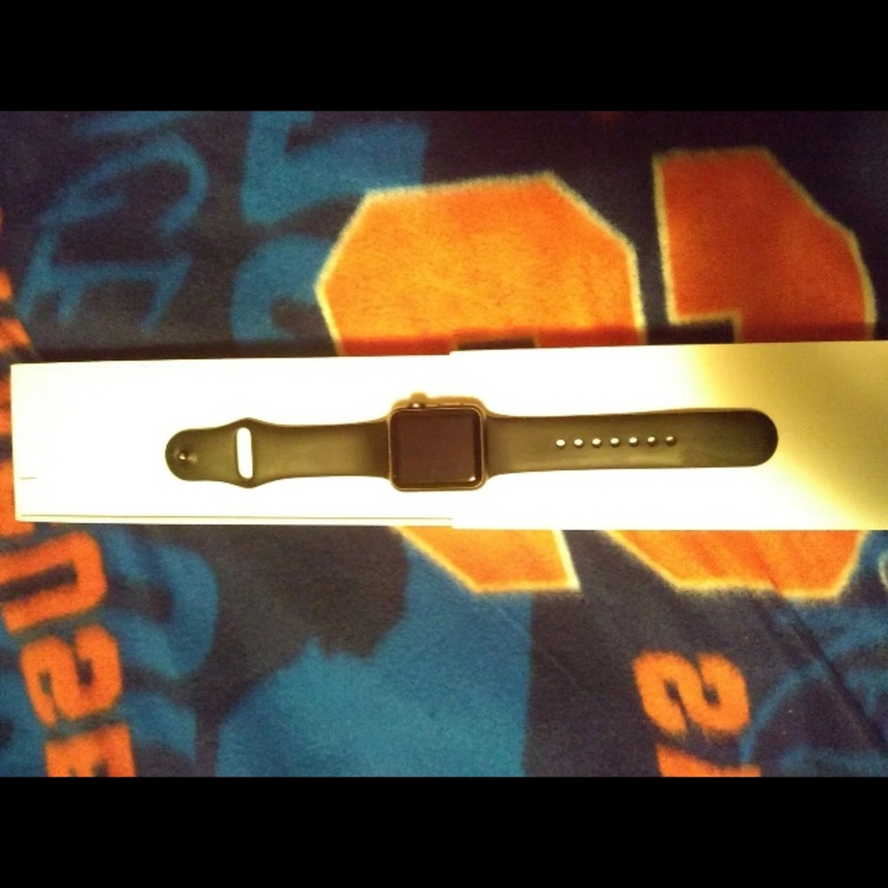 Apple Watch - Picture 2 of 3